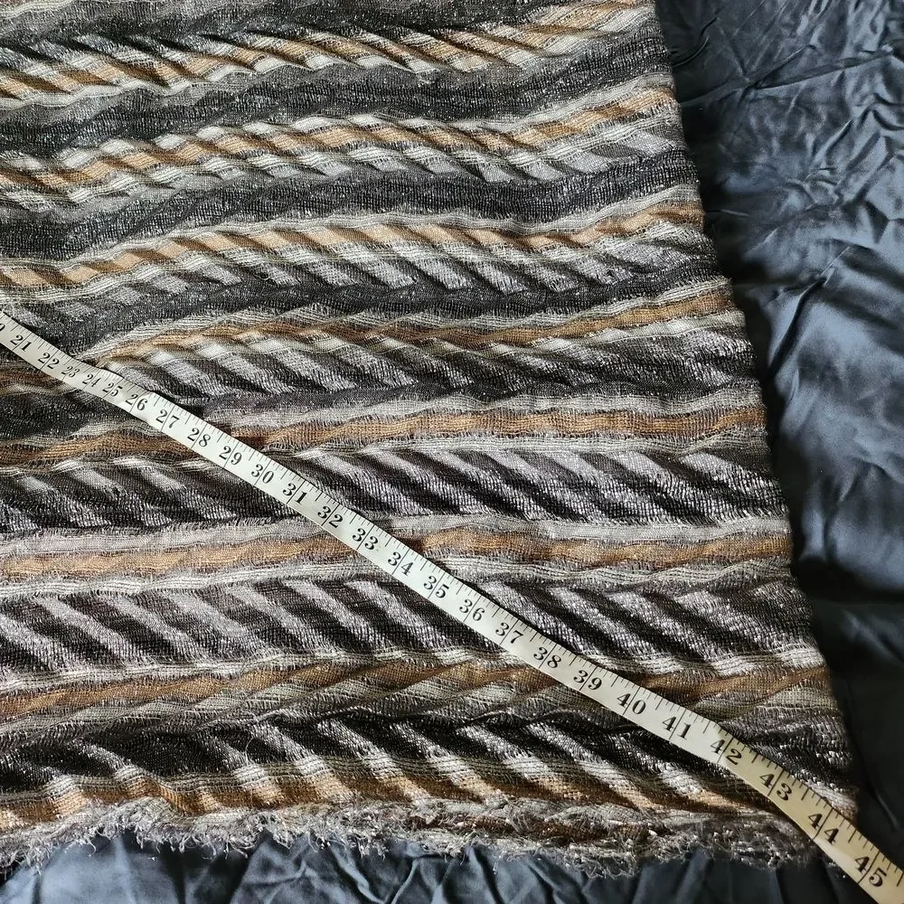 Source Unknown Elegant Striped Wrap